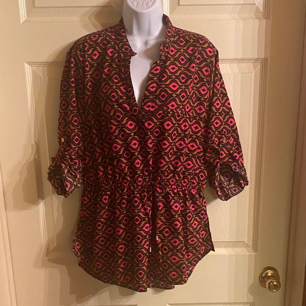 Chic Black and Pink Geometric Blouse